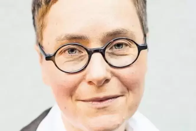 Hat sich in Sachbüchern und Romanen mit der gleichgeschlechtlichen Liebe zwischen Frauen beschäftigt: Angela Steidele. Hat sich in Sachbüchern und Romanen mit der gleichgeschlechtlichen Liebe zwischen Frauen beschäftigt: Angela Steidele.