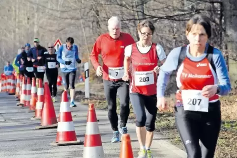 Gut 400 Teilnehmer erwarten die Veranstalter vom LC Donnersberg morgen beim Donnersberglauf. Im vergangenen Jahr schafften es 43