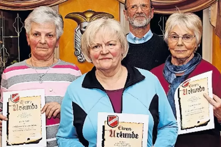 40 Jahre im Verein: Vera Feth, Anna Maria Urban, Klaus Rudig und Irene Müller (von links).