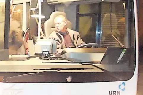 Wegen eines Kundengesprächs Bushaltestelle verpasst. Das Archivfoto entstand andernorts.