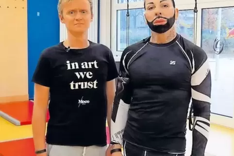 Pierre M. Krause begleitete Harald Glööckler für seine heute zu sehende SWR-Sendung auch in ein Frankenthaler Fitnessstudio.