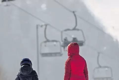 Die oft guten Schneebedingungen in dieser Saison, vor allem in den Alpen, erfreuen die Händler von Sportartikeln.