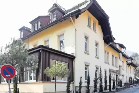 Die Privatklinik im Edenkobener Tal hat sich auf die umstrittene Gefrierzellentherapie spezialisiert.