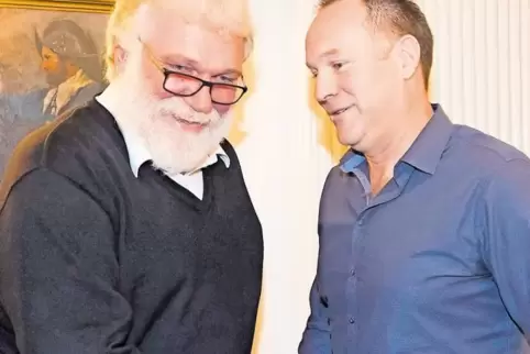 Mit einem Lächeln übergab Günter Albrecht (links) sein Amt als Vorsitzender des Bauern- und Winzerverbands im Kreis Kaiserslaute