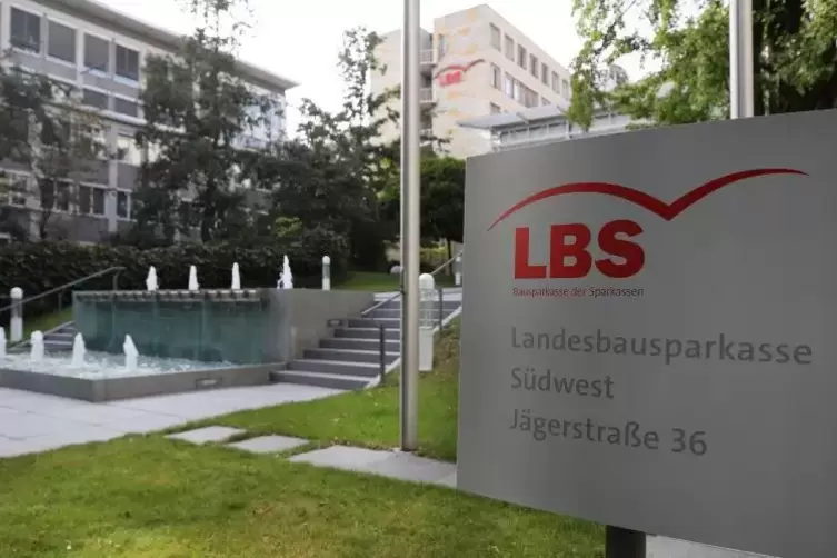 In Stuttgart hat die LBS Südwest (Foto), in der die beiden Landesbausparkassen Rheinland-Pfalz und Baden-Württemberg aufgegangen