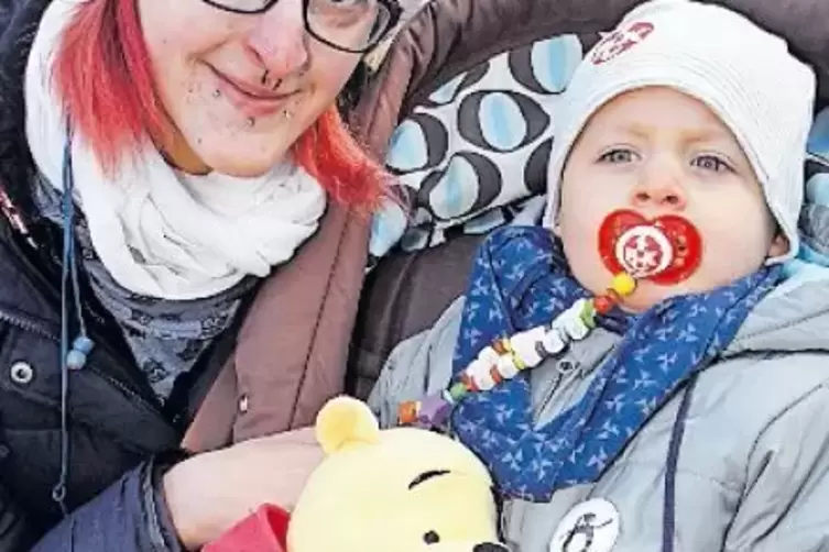 Tamara Bauske h&auml;rtet Sohn Elias ab.