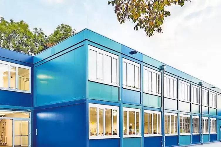 Die Containerschule, die im Juli geliefert wird, soll aus 50 Einzelmodulen bestehen und über zwei Etagen verfügen.