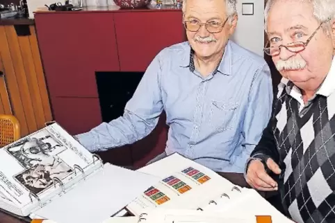 Übergabe: Manfred Claus (links) und Jürgen Fouquet.