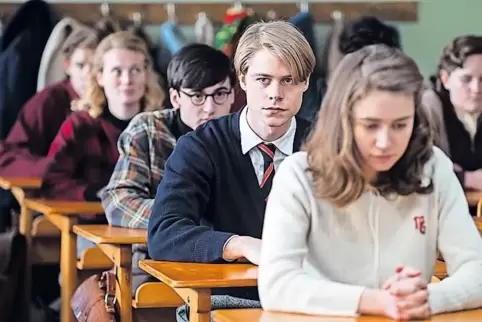Schweigende Staatsfeinde: Die Gedenkminute der Abiturienten hat weitreichende Folgen im DDR-Staat.
