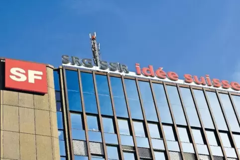 Gehen hier bald die Lichter aus? In der Zentrale des Schweizer Fernsehens blicken die Mitarbeiter voller Sorge auf den 4. März.