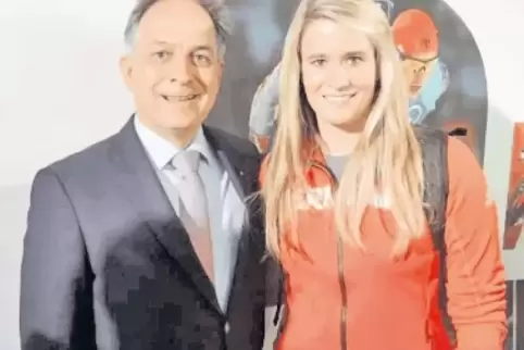 Ralf Anselmann mit Rodel-Olympiasiegerin Natalie Geisenberger.