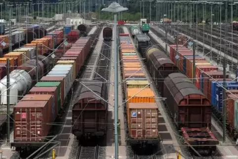 Die Exporte und Importe aus Rheinland-Pfalz sind so hoch wie bisher noch nie im Land.  Foto: dpa