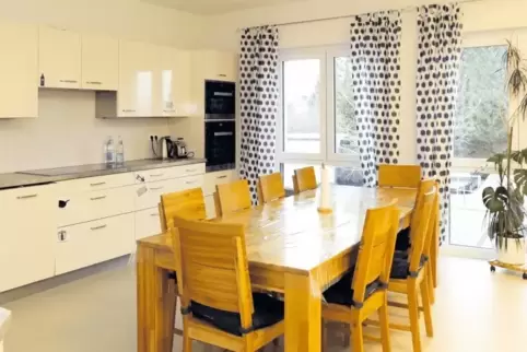 Die Lebenshilfe Ludwigshafen hat ihr Wohnhaus in Böhl eröffnet. Für die Bewohner gibt es auch eine Gemeinschaftsküche.