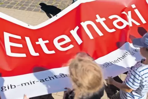 Der Eppsteiner Ortsbeirat hat diese Woche diskutiert, ob Elterntaxis zur geplanten neuen Kindertagesstätte die Verkehrslage in d