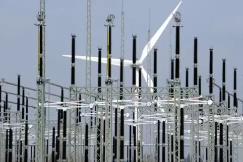 Um Strom aus Windkraftanlagen ins Netz der Pfalzwerke zu bringen, baut das Unternehmen Amprion in Lambsheim ein Umspannwerk. Fot