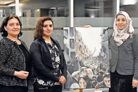 Standen am Freitagabend im Bobenheim-Roxheimer Pfalzring im Mittelpunkt (von links): Rozana, Massuma Ebrahimi und Rudajna Almera