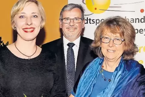 Drei begeisterte Ballgäste (v. li.): Stefanie Seiler, Hansjörg Eger, Irmgard Münch-Weinmann