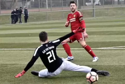  SC-Stürmer Benjamin Montino traf viermal. Hier erzielt er das 5:0. Foto: Bolte 