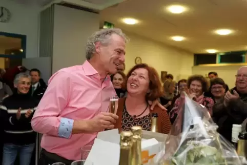 Glücklich: Bürgermeister Axel Wassyl und seine Frau Ursula. Foto: Iversen 