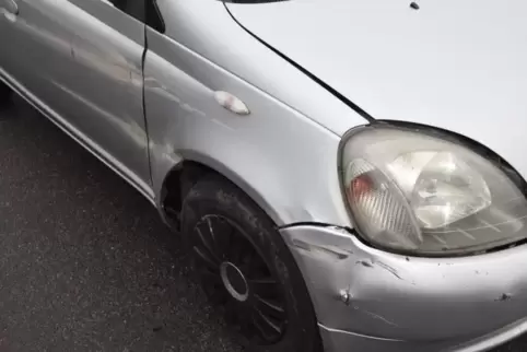 Der Fahrer kam mit seinem Wagen zwischen den Anschlussstellen Kaiserslautern/West und Einsiedlerhof nach rechts von der Fahrbahn