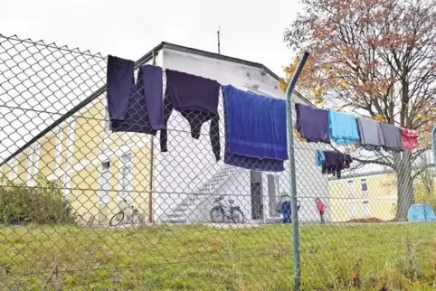 Durchgangsstation: Seit die Bundeswehr Mitte 2015 ihre Fahnen in der Manchinger Max-Immelmann-Kaserne eingeholt hat, haben die B