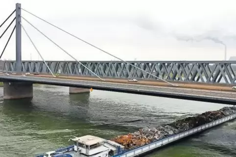 Eine zweite Rheinbrücke ist nicht notwendig, schreibt der BUND.
