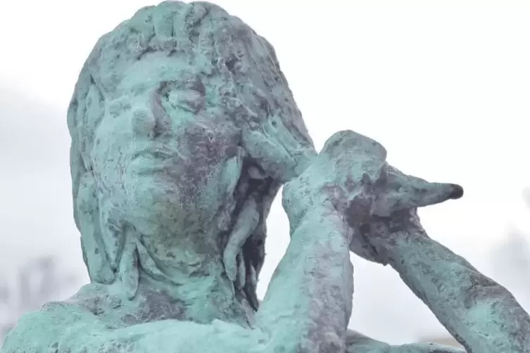 Mit sich zufrieden: Die Gesicht im Jungbrunnen von Walter Graser.