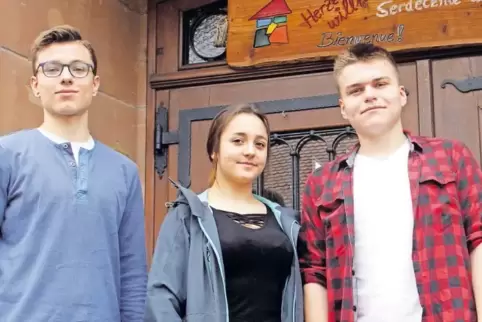 Kamil Kaczmarek, Ida Ilmer und Bartek Andrzejewski (von links) haben die Woche über in Gersheim in Spohns Haus übernachtet, zusa