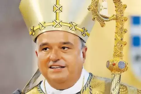 Feierlich: Bischof Karl-Heinz Wiesemann mit Amtsinsignien.