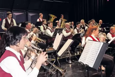 Das Programm für das Jubiläumskonzert war anspruchsvoll, doch das große Orchester der Blaskapelle meisterte die Herausforderung.
