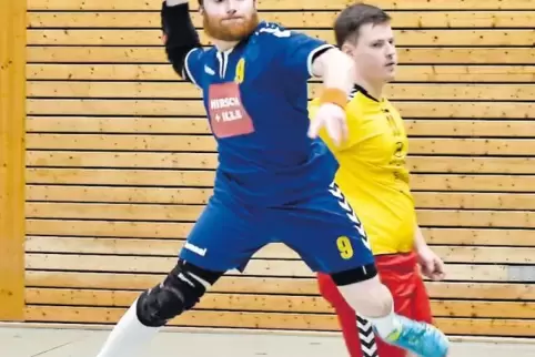 So schwungvoll wie hier Spielertrainer Bastian Puppe kam der SC Bobenheim-Roxheim bei der HSG Eckbachtal II nur selten zum Absch