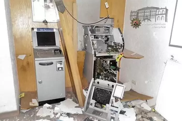 Im November 2017 war ein Geldautomat in Hütschenhausen im Landkreis Kaiserslautern gesprengt worden. Archivfoto: Polizei