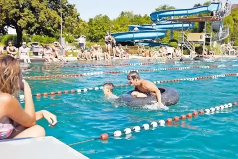 Auch für Familien wird es etwas teurer: Die Jahreskarte im Naturerlebnisbad kostet ab dieser Saison 70 statt wie bisher 65 Euro.