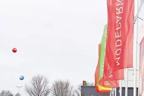 Schon kurz nach 9 Uhr sind alle Parkplätze belegt.