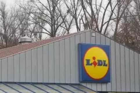 Schließt Ende Juni für voraussichtlich fünf Wochen wegen Umbaus seinen Markt am Zweibrücker Etzelweg: der Discounter Lidl.  Arch