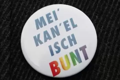 Ein Bündnis aus Bürgern, politischen Parteien, Kirchen und Gewerkschaften stellt sich gegen rechtspopulistische Aufmärsche in Ka