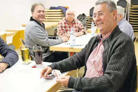 Gestellt: Sonst lässt sich Otto Rassenfoß garantiert nicht so leicht in die Karten schauen.