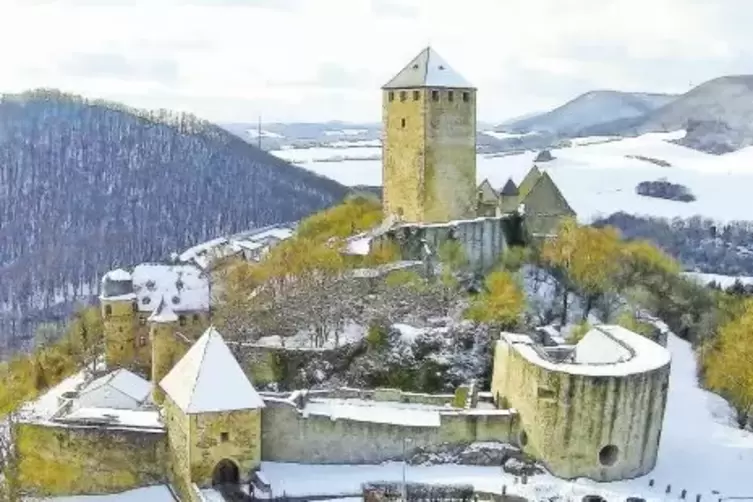 Selbst im Winter kommen viele Besucher auf die Burg Lichtenberg.
