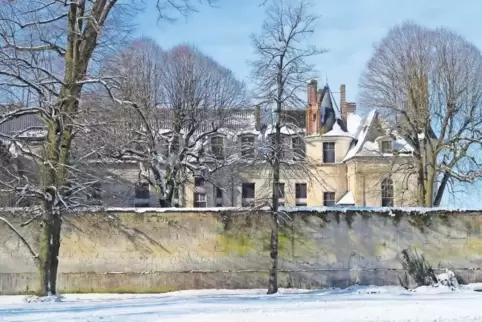 Tore, Türme, Herrschaftshäuser, Stallungen, ein Park: das Schloss, das François I. vor einem halben Jahrtausend im nordfranzösis