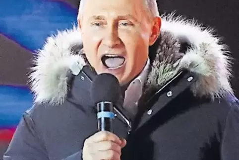 „Russland, Russland!“ Wladimir Putin feiert in Moskau mit seinen Anhängern.