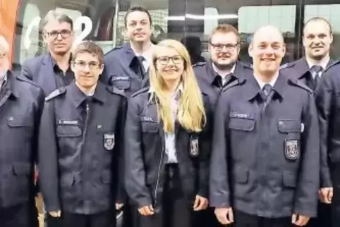 Feuerwehrleute geehrt und befördert (von links): Andreas Schicktanz, Wehrleiter Stefan Kuhn, Marcel Moulliet, Engelbert Niederer