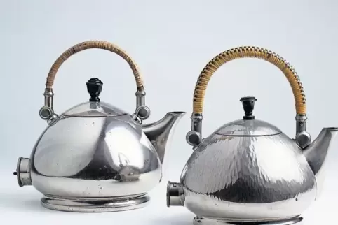 Kunst und Technik ergeben Kultur: Tee- und Wasserkessel von Peter Behrens aus dem Jahr 1909.