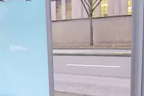 In den letzten Wochen wurde auch eine Haltestelle in der Hohenecker Straße demoliert.