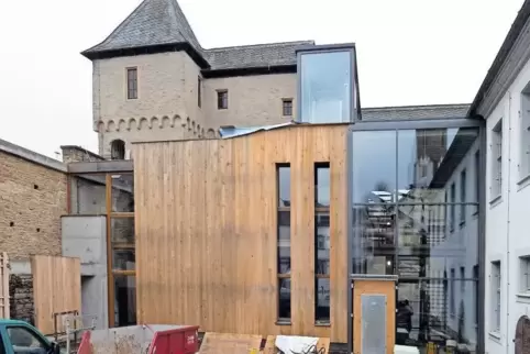 Die Holzverkleidung am Veldenz-Schloss war mal wieder Thema im Stadtrat.