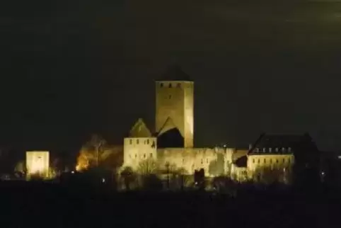 Die Beleuchtung auf Burg Lichtenberg wird am Samstag im Rahmen der „Earth Hour“ für eine Stunde abgeschaltet. Foto: M. Hoffmann