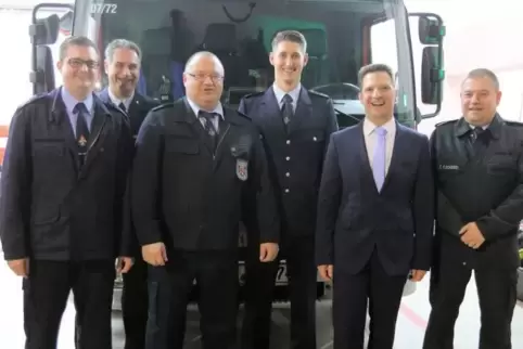 Sie führen die Freiwillige Feuerwehr der Verbandsgemeinde Leiningerland (von links): Steffen Baum und Jochen Lander (beide stell