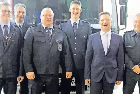 Sie führen die Freiwillige Feuerwehr der Verbandsgemeinde Leiningerland (von links): Steffen Baum und Jochen Lander (beide stell
