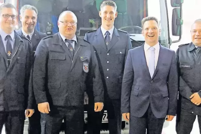Sie führen die Freiwillige Feuerwehr der Verbandsgemeinde Leiningerland (von links): Steffen Baum und Jochen Lander (beide stell