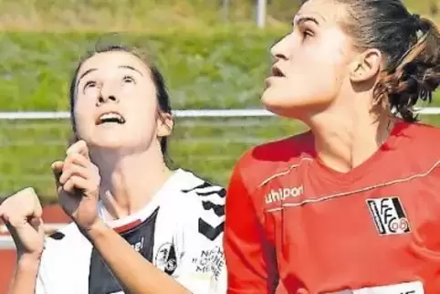 Kristin Götz (rechts, gegen Pia Züfle) traf erneut für den FFC.