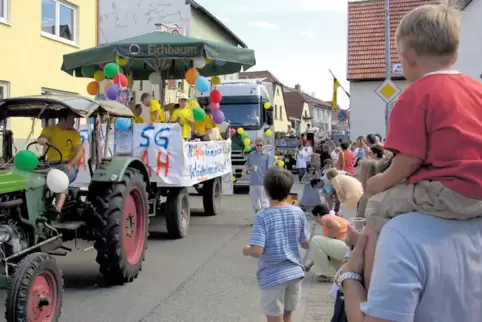 Am Kerwesamstag findet wieder der Umzug statt.